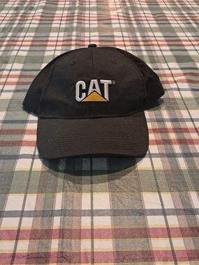 CAT Black Embroidered Logo Cap - Classic Workwear Style